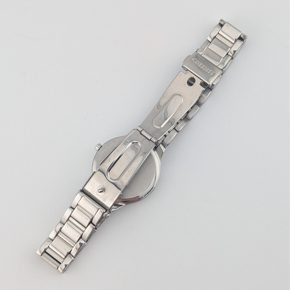 Seiko Solar V137-0BH0 Women's Watch Blue Guilloche Dial Date Stainless Steel Box - Picture 12 of 13